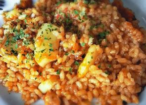 Arroz con sepia y gambas