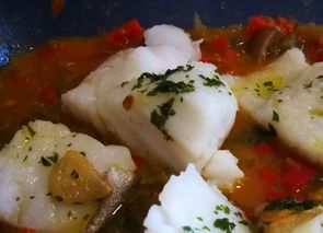 Bacalao con sofrito de pimientos