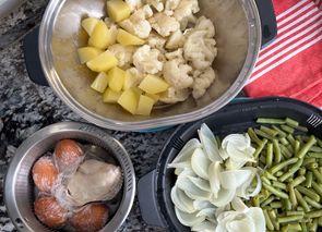 Batch cooking de cena ligera: coliflor, patata, judías verdes, cebolla, pollo y huevos