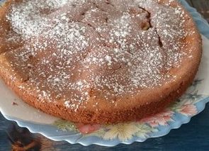 Bizcocho de calabacín con pera y queso