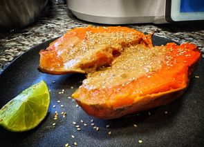 Boniato al vapor con mantequilla de tahine
