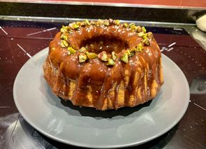 Bundt cake de aceite de oliva y pistachos