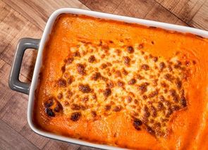 Canelones de brandada con bechamel de pimientos del piquillo