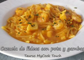 Cazuela de fideos con pota y gambas