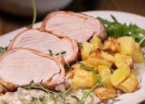 Cerdo ahumado con salsa verde