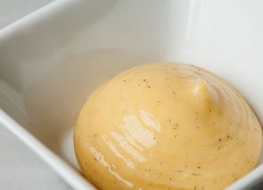 Crema de limón y cardamomo verde