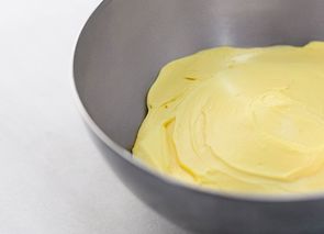 Crema de queso y fruta de la pasión para bizcocho