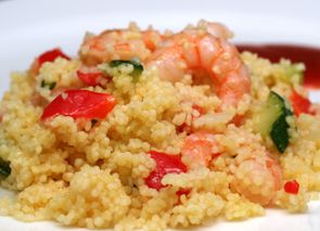 Cuscús con verduras y gambas