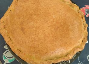 Empanada de espelta integral rellena de verduras, pollo y almendras realfooder