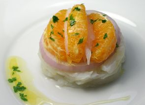 Ensalada de bacalao con pilpil de naranja