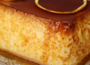 Flan con naranja