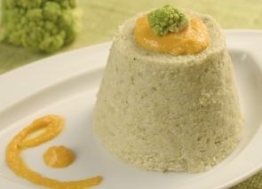 Flan de brécol con salsa de zanahoria