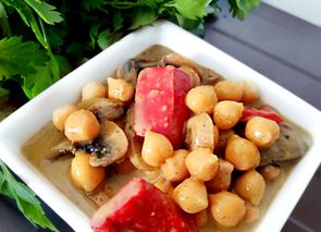 Garbanzos con curry y leche de coco