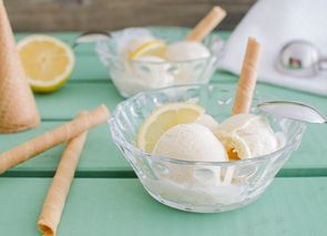 Helado cremoso de limón