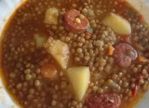 Lentejas caseras manchegas (con lentejas en remojo mínimo 12 h)
