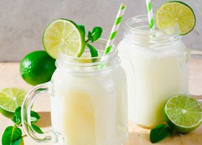 Limonada brasileña y ron malibú