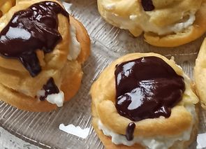 Lionesas o profiteroles de nata