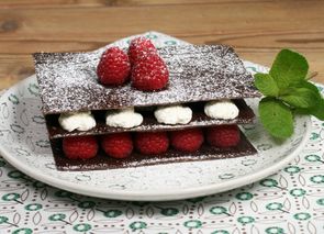 Mil hojas de chocolate con frambuesas