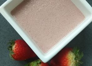 Panna cotta de fresa apta Keto