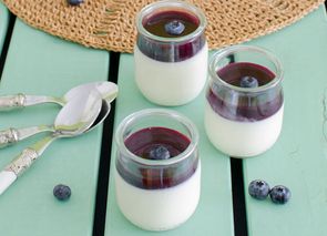 Panna cotta con arándanos