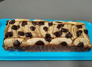 Pastel de manzana, chocolate y avena