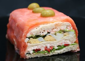 Pastel frío de salmón