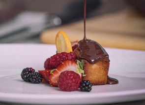 Pastelitos de turrón con frutos rojos, al estilo Chicote
