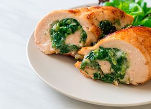 Pechuga de pavo rellena de espinacas
