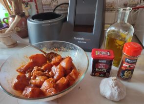 Pechugas de pollo al ajillo y pimentón