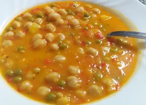 Potaje de garbanzos con verduras Teo