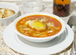 Sopa castellana o sopa de ajo