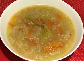 Sopa de verduras y quinoa