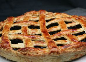 Tarta de cerezas en forma de reja