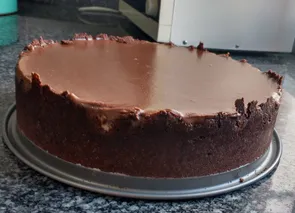 Tarta de turrón de cacahuete