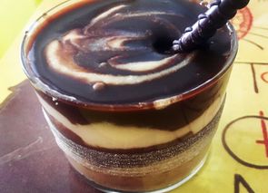 Tiramisú de chocolate negro y café