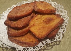 Torrijas de canela y azúcar