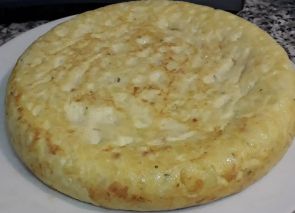 Tortilla española con mucha cebolla