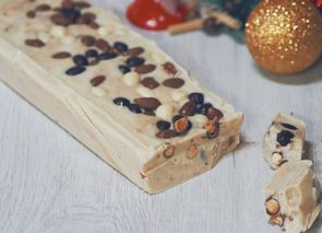 Turrón de chocolate blanco y Conguitos