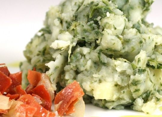 Acelgas y patata con sofrito de jamón