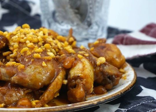 Alitas de pollo picantes con kikos