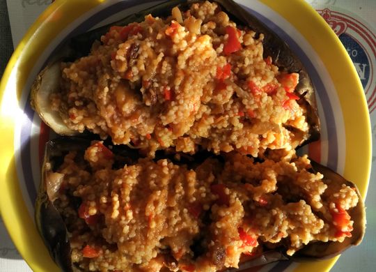 Berenjenas rellenas de cous-cous y frutos secos