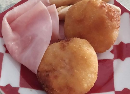 Bocaditos de calabacín, york y queso