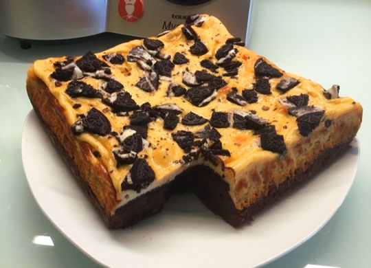 Brownie cheesecake con Oreo