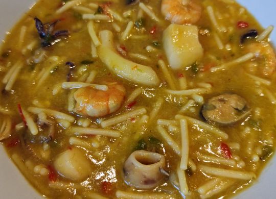 Cazuela de fideos con marisco