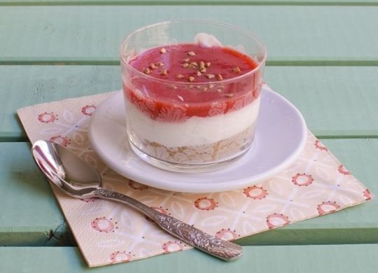 Crema de queso con lima y fresas