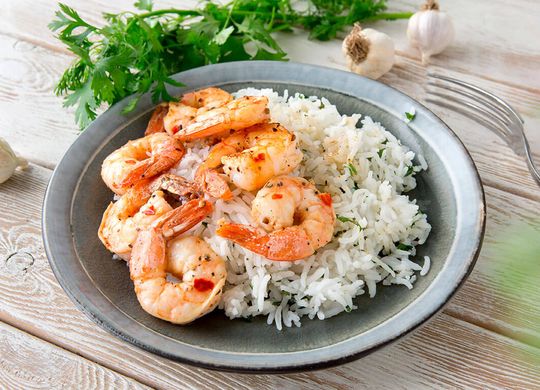 Ensalada de arroz basmati con gambas