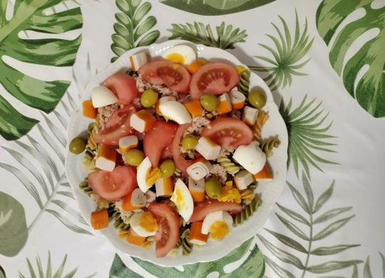 Ensalada de pasta vegetal o hélices