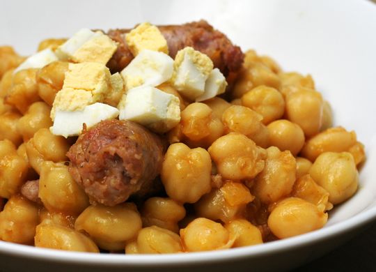 Garbanzos con salchicha