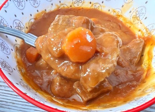 Guiso de ternera con tomate típico de Sevilla