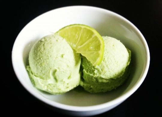 Helado de aguacate y lima